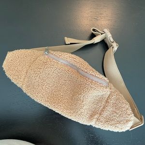 Sherpa cross body